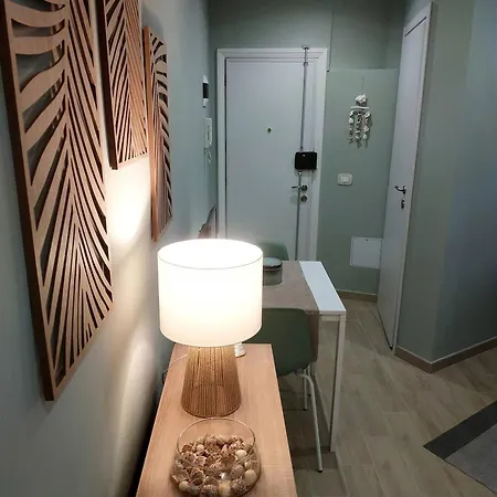 A Delightful Wedding Favor In The Heart Of דירה *