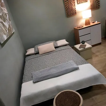 A Delightful Wedding Favor In The Heart Of דירה סאבונה